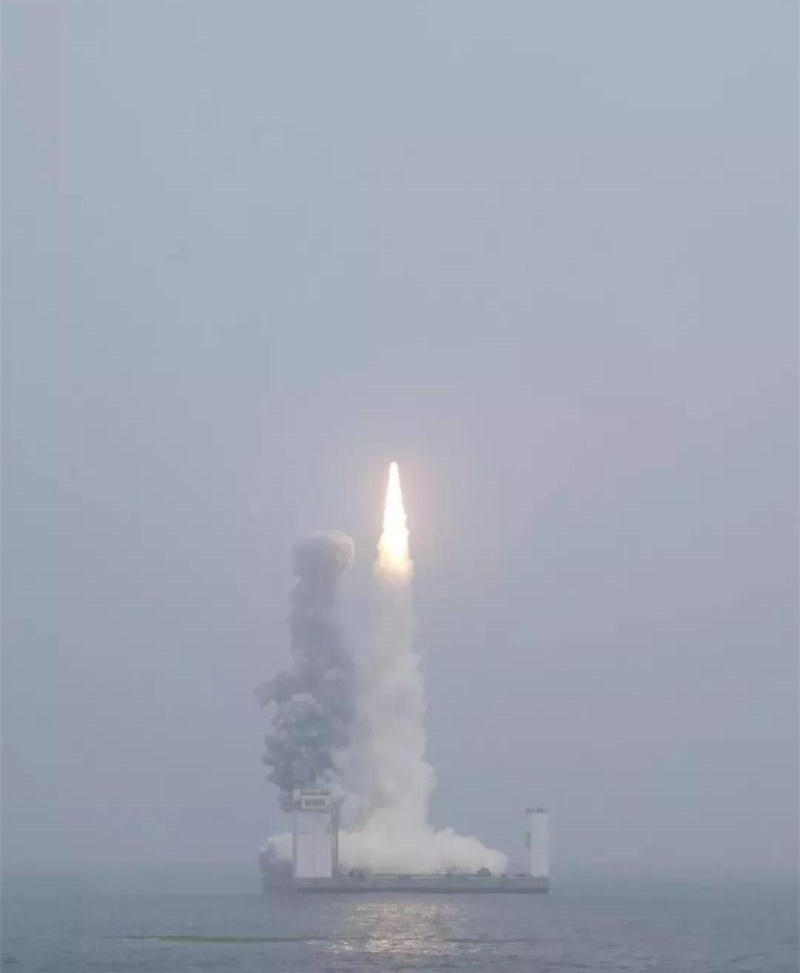 我国运载火箭首次海上发射圆满成功！中国航天发展史了解一下~